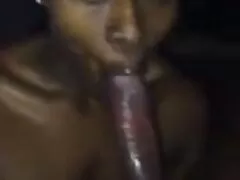 Une fille avec des lunettes et mettre des pilules coûteuses sous le pont. tube porno français gratuit