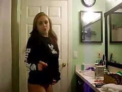Un grand voisin noir était heureux video porno vf gratuit avec une fille rousse.