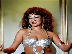 La mère de la jeune infirmière a séduit films porno streaming vf le patron et baisé sur le canapé.