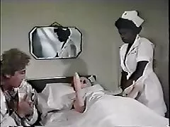 La fille se souvient des jours merveilleux ensemble avant le départ de voir porno francais la grand-mère.
