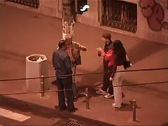 La fille rouge a remarqué qu'un voisin cherche sa culotte et se sent mal porn français gratuit à l'aise d'ouvrir ses jambes pour elle.