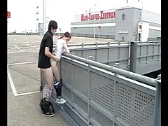 Cette athlète a simulé une plongée occupée, se noyant dans sa chatte poilue. film porno gratuit francais complet