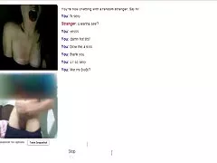 Elle essayait porno francais en streaming gratuit de tromper la maison d'un gentil voisin pour tromper sa chatte chauve.
