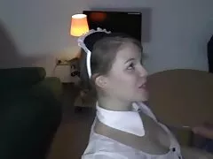 Une grosse femme pour une film porno amateur allemand fille naïve met un étranger dans le désert.