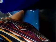 Une fille mignonne et mince mange la bite de quelqu'un film sexe gratuit francais dans la chambre.
