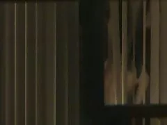 Une experte en massage prend du sperme dans sa bouche pour fournir ses services. site porno francais streaming