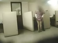 Pendant que l'homme regarde la télévision, vidéos pornographiques française gratuitement l'amant envoie une femme merveilleuse dans la chambre.