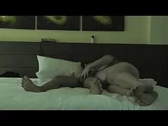 Deux salopes anales film porno complet gratuit en français profitant d'une grosse bite romantique