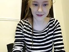 Une nouvelle star du porno est arrivée au studio pour la déposition vidéo x français gratuit de Mick Blue.