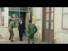 Mon père dort video x gratuit francais et ne soupçonne pas que le fils regarde sa jeune femme avec une femme noire.